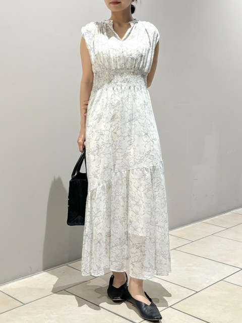 ラインアートシャーリングワンピース