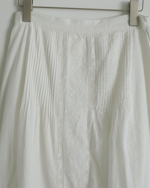 ご成約済み anuke Flower Tuck Skirt 美品 ルミネ限定 anuke/アンヌーク Flower Tuck Skirt - メルカリ