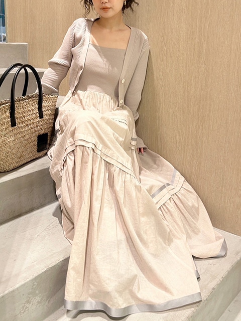 ニットコンビタックティアードワンピース　カーディガン　セット　フレイアイディー ニットコンビタックティアードワンピース カーディガン セット フレイ