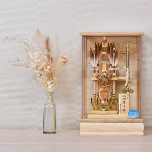  ѥ   10      ä  2025