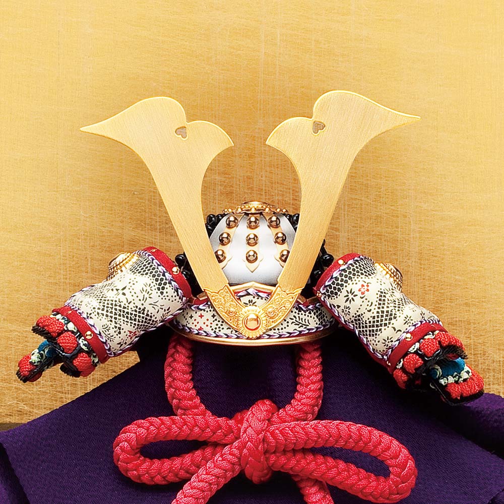 バラ売可 真多呂人形 加藤一冑作 兜飾り 五月人形 五月人形 真多呂人形作 兜飾り 加藤一胄作 四分の一 笠縹糸威 兜飾り