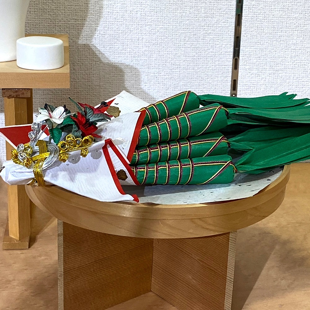 五月人形用 前飾り 京三宝 七寸 菖蒲 ちまき 柏餅 徳利 三台飾 正絹 五月人形用 前飾り 京三宝 七寸 菖蒲 ちまき 柏餅 徳利 三台飾 正絹