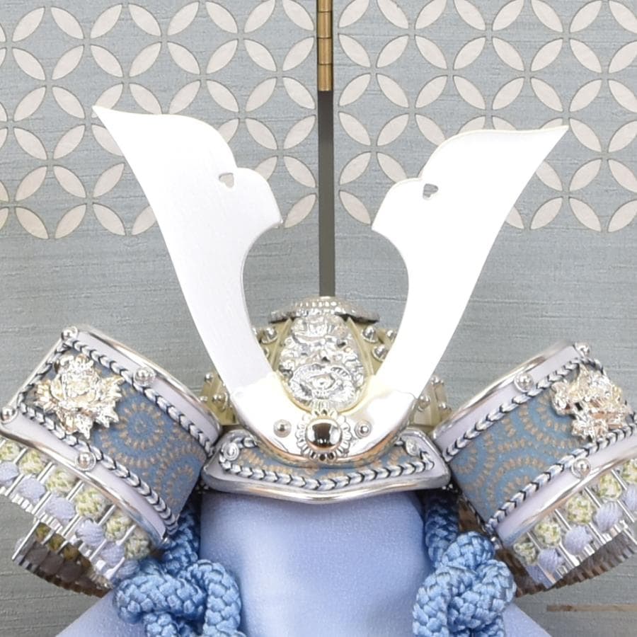 五月人形 コンパクト おしゃれ 兜飾り 5号 白銀 印伝 中鍬兜