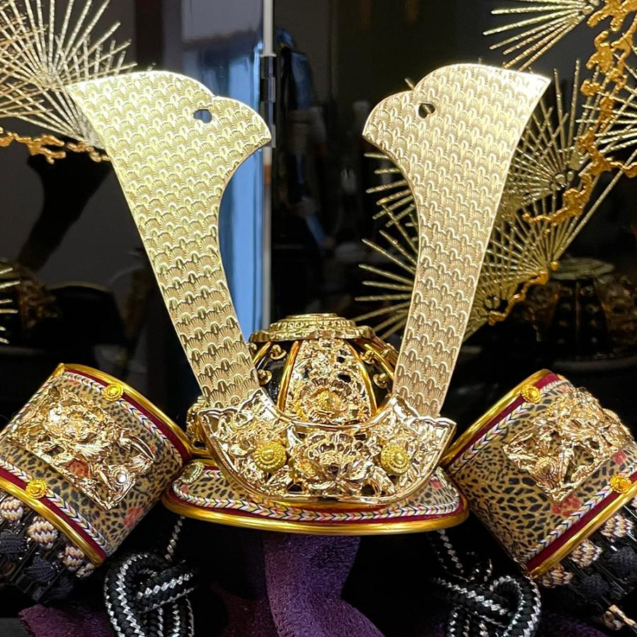 変形六角台 鏡面 黒塗り 金ぼかし 鏡面 ツヤ ラメ 雛人形 五月人形 飾り台 p93020-size.jpg