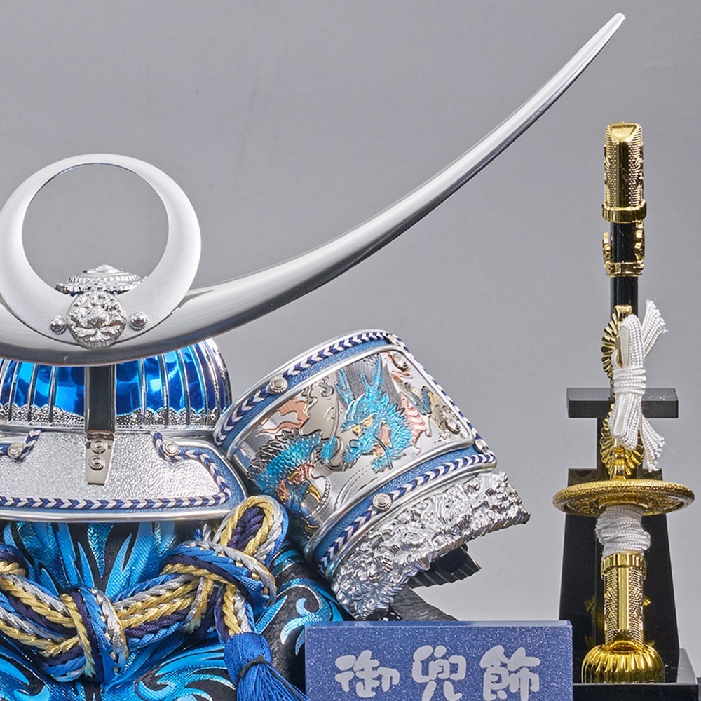 五月人形 上杉謙信 アクリルケース飾り 青色 コンパクト ケース入り