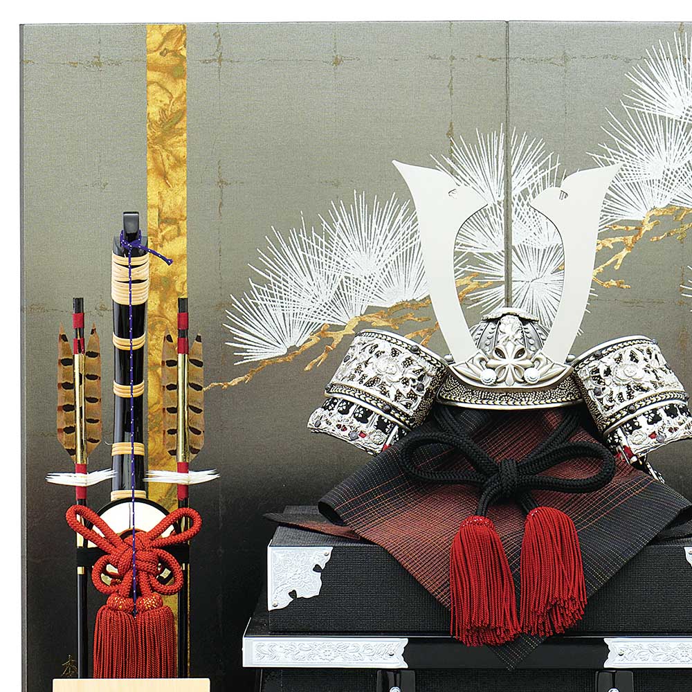 五月人形 5月人形 兜飾り 8号 雷帝兜 二曲屏風 銀 おしゃれ |