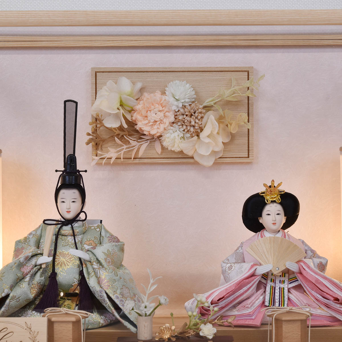 雛人形 ケース飾り コンパクト 白 木目 ケース入り ミニ モダン