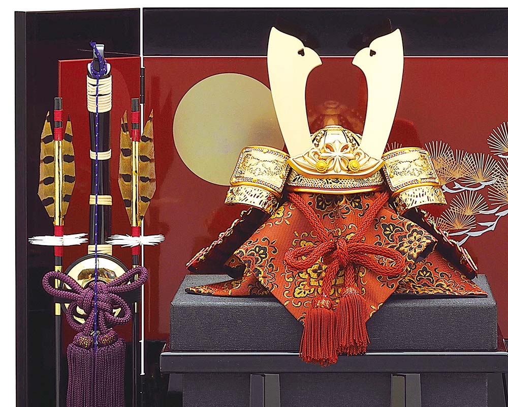 SB3 美品！5月屏風　高さ75㎝位　五月人形　五月人形兜　五月鎧兜　子供大将 五月人形 5月人形 兜飾り 6号 戦士之兜 三曲屏風 おしゃれ コンパクト |
