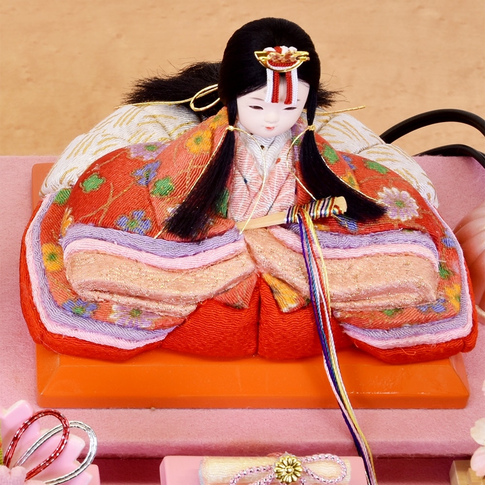 伝統的なひな人形 赤いディスプレイケース 伝統的なひな人形 赤い