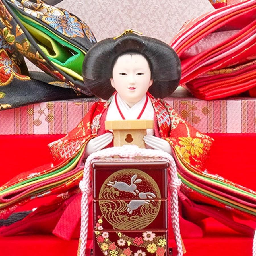 伝統的なひな人形 赤いディスプレイケース 伝統的なひな人形 赤いディスプレイケース 伝統的なひな人形