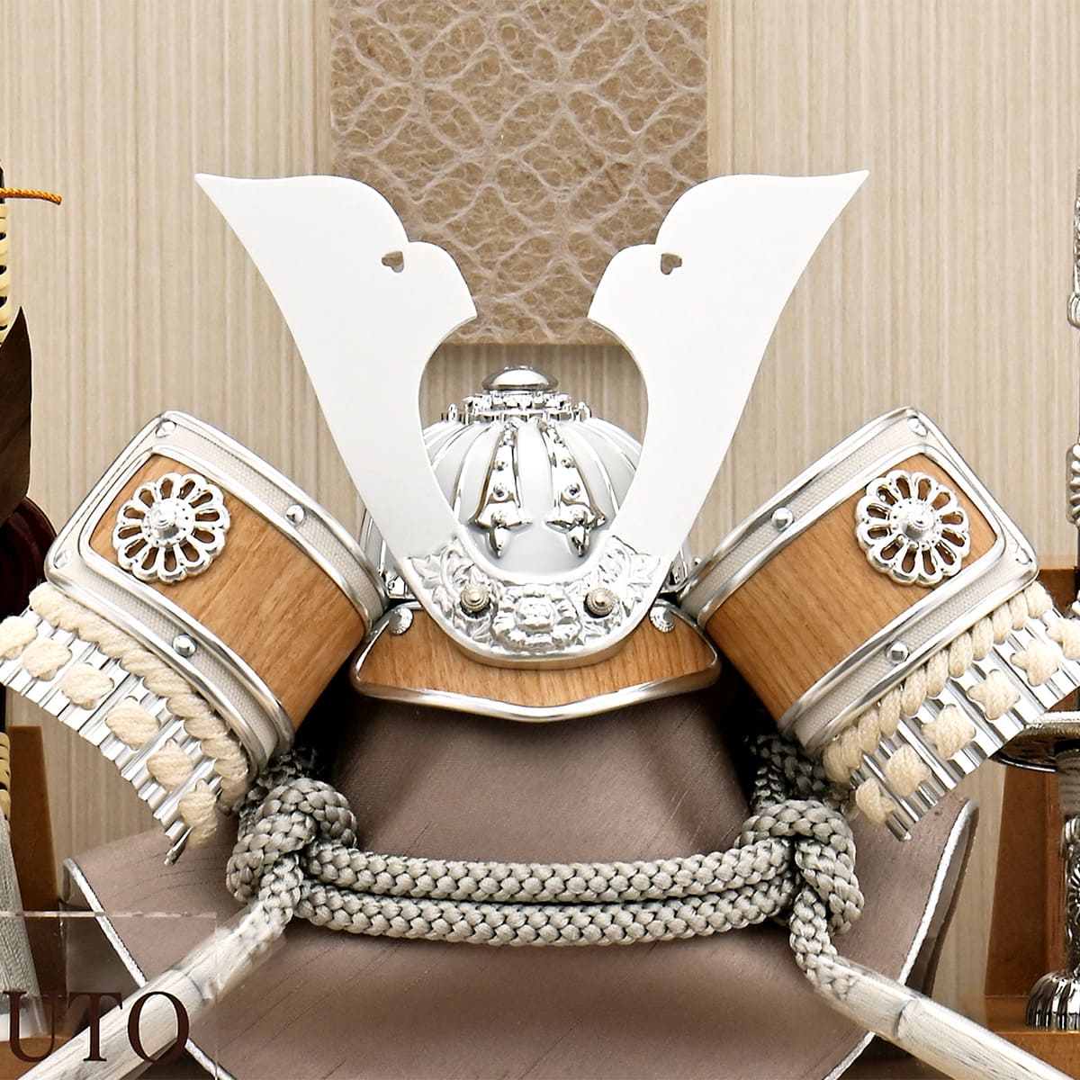 五月人形 ケース飾り コンパクト 兜飾り ミニ おしゃれ 金 モダン 横幅