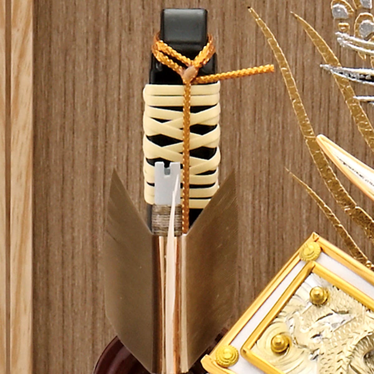 五月人形 ケース飾り コンパクト 兜飾り 伊達 ミニ おしゃれ 金 モダン