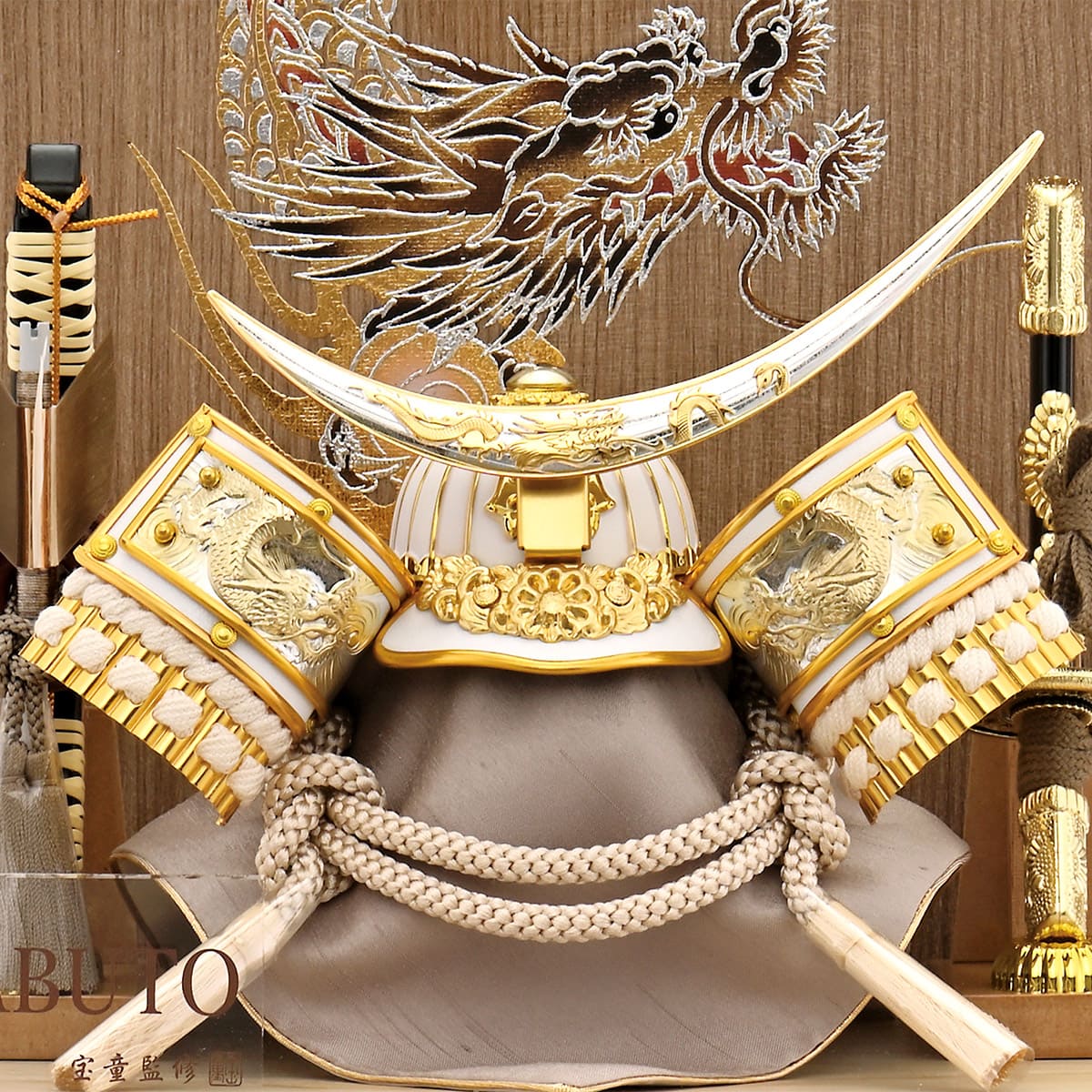 五月人形 ケース飾り コンパクト 兜飾り 伊達 ミニ おしゃれ 金 モダン