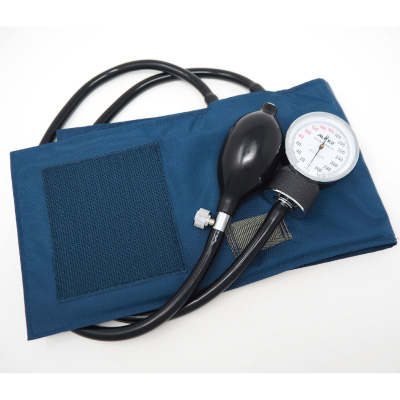 医療用レザーカバン 聴診器、アネロイド式血圧計等付き カラフルアネロイド式血圧計 （ケース付き/聴診器なし）