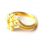 都会の光を浴び指先に凛と花咲く 純金リング|リング|レディース