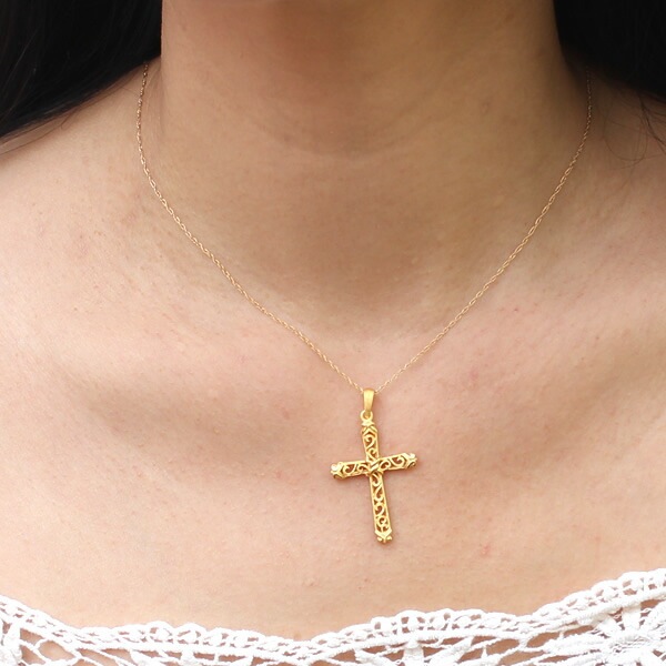 アラベスク調のクロス 純金ペンダント