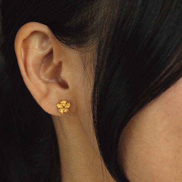 フローラ・ハーモニー 純金ピアス