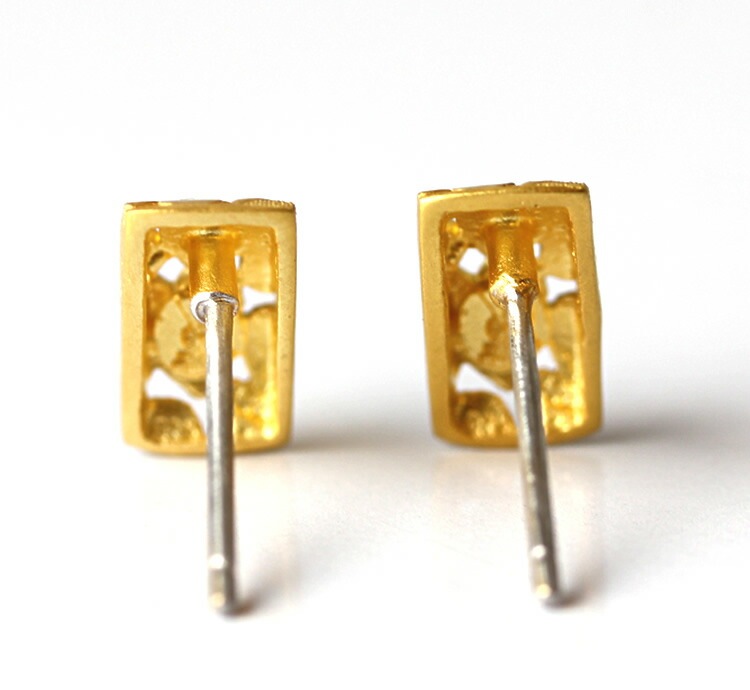 透かし模様のゴールドハート 純金ピアス