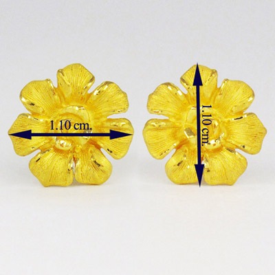 端正な花びら 純金ピアス