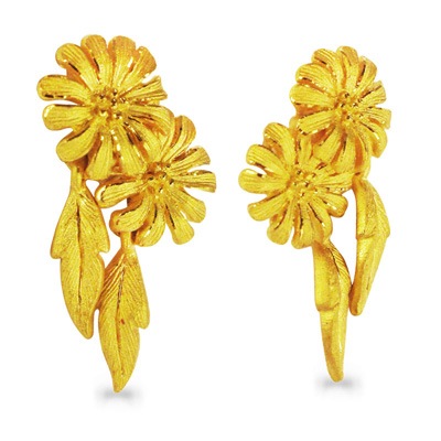 ふんわり花びら 純金ピアス