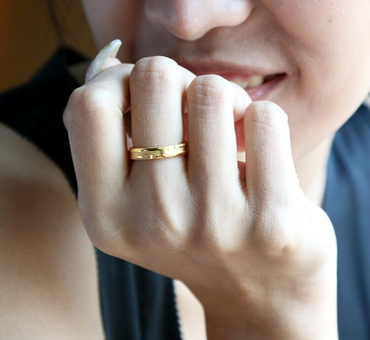 主張のあるテクスチャ 純金リング