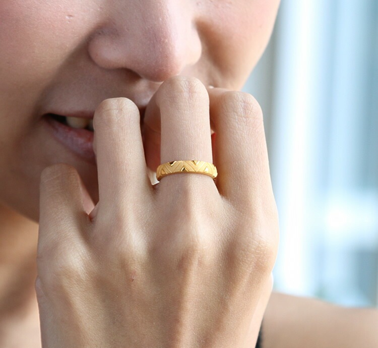 幾何学模様 純金リング