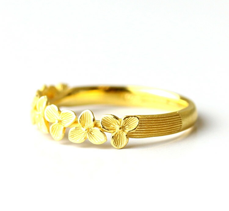 繊細なフラワーモチーフ 純金リング