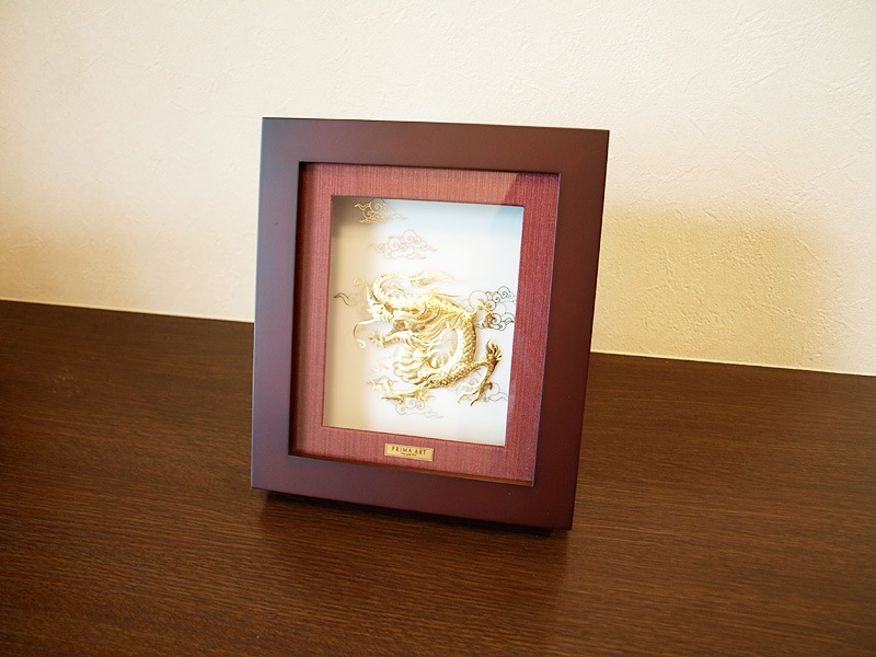 【即日お届け】空を舞う龍を描いた「雲龍」純金アート