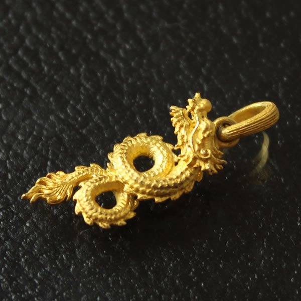 【即日お届け】<メンズ>龍モチーフ 純金ペンダント(ネックレス紐付)