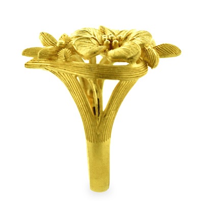 芸術性の高い大人のためのフラワー 純金リング