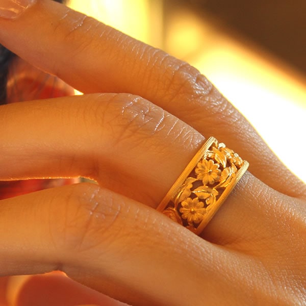 可憐なコスモス 純金リング