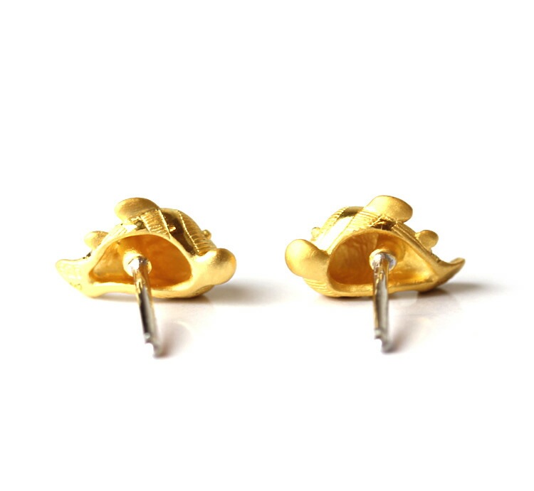 クマノミモチーフ 純金ピアス