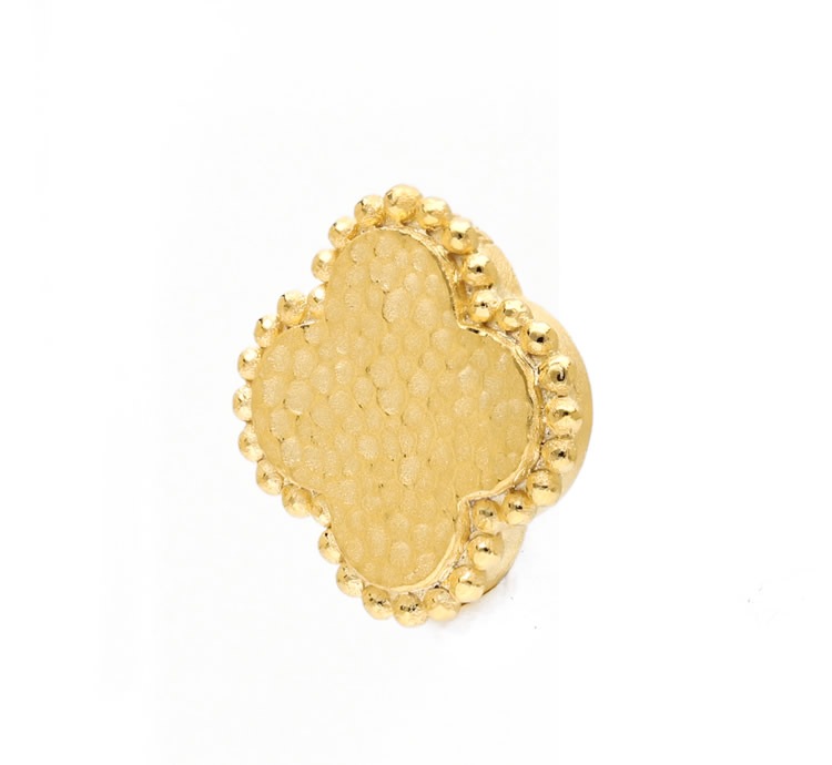 【特別価格】ミル打ち四つ葉のクローバー ペンダント（SV925チェーン付き）