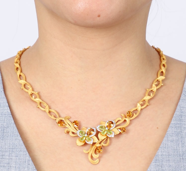 ロイヤル・アイリス 純金ジェムストーンネックレス - Royal Collection Line