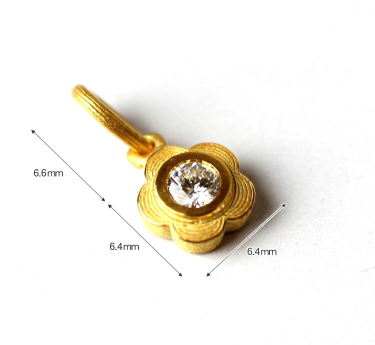 一粒ダイヤモンド 花モチーフ 純金ペンダント