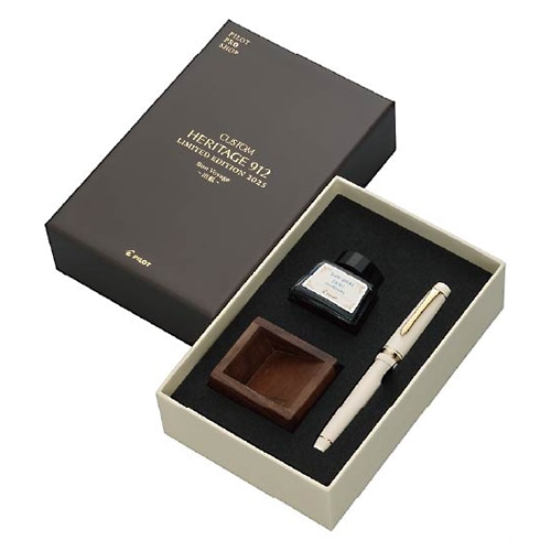 ハイデガー、マルチン　自筆サイン（貴重品！？） パイロット サインペン スーパープチ細字 ブラック SEG-10F-B 1箱（10