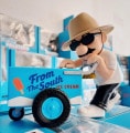 DIOS  FROM THE SOUTH ICE CREAM CART  FIGURE