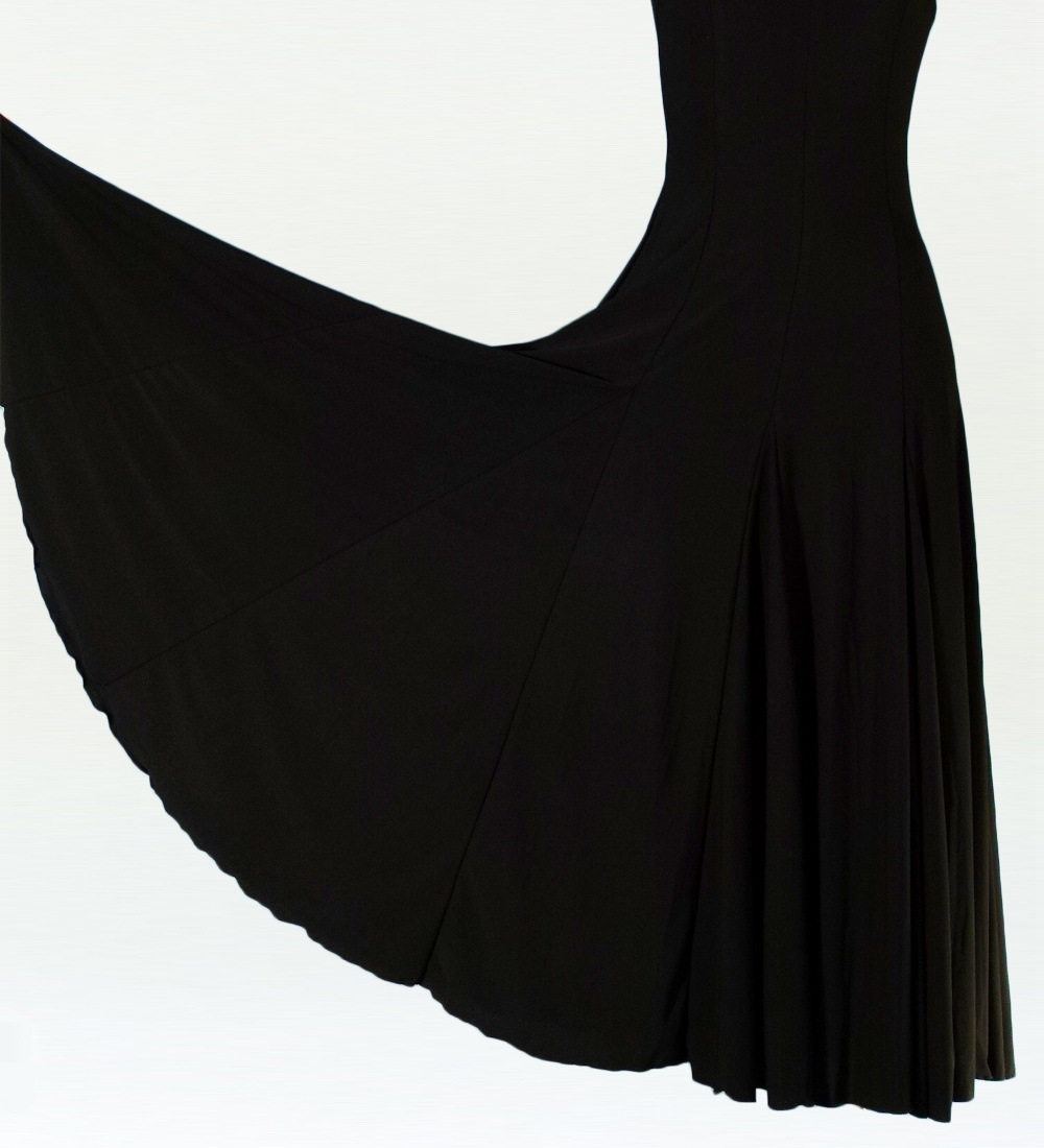 21日まで価格相談可❗MMJ❤️フラダンスドレス MMJ Modernistic Japan（エムエムジェイ モダニスティック ジャパン）