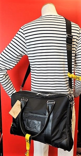 新品未使用タグ付き オロビアンコ ボディバッグ ジャコモヴァレンティーニデザイン 楽天市場】【3日間限定 最大52倍】 ノベルティ付 【日本正規品