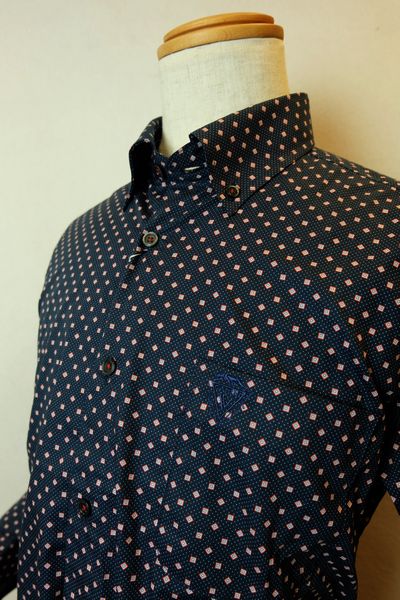 セール６０％ＯＦＦ カリーニ カジュアルシャツ ネイビー 春夏アウトレット現品限り品 メンズウェア carini画像１