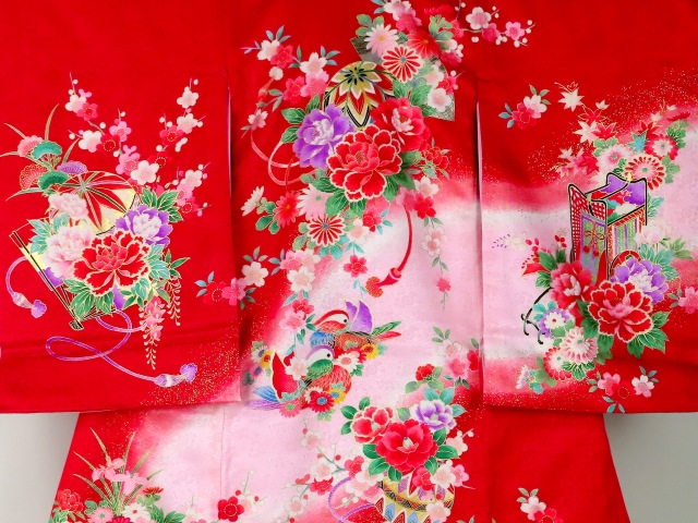 【美品】お宮参り　掛け着　正絹　祝着　産着　女の子　御所車　手まり　百花繚乱 009029top.jpg