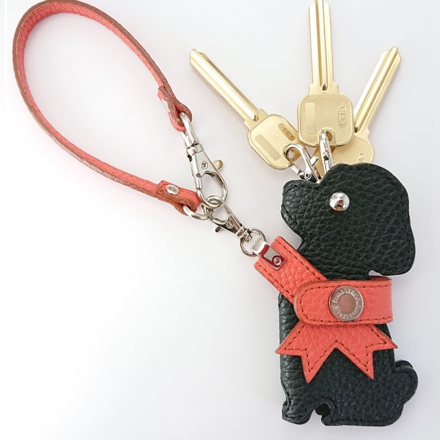 【犬好き必見】LOUIS VUITTON★Dog★キーケース LV Dog Bag Charm . - Accessories | LOUIS VUITTON