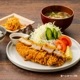 初回限定セット　送料無料！※ <br>(冷凍・要フライ調理)<br><br>・富ヘレ×2枚<br>・富ロース×2枚<br>・コロッケ×2個<br>・ソース小袋