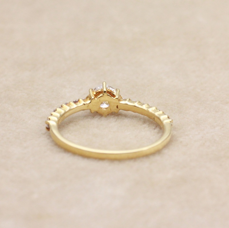 ���ȥ��R-02�֥�ꥢ��ȥ��å�0.307ct