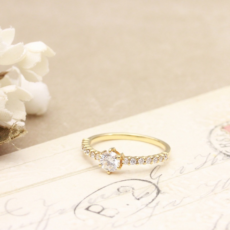 ���ȥ��R-02�֥�ꥢ��ȥ��å�0.307ct