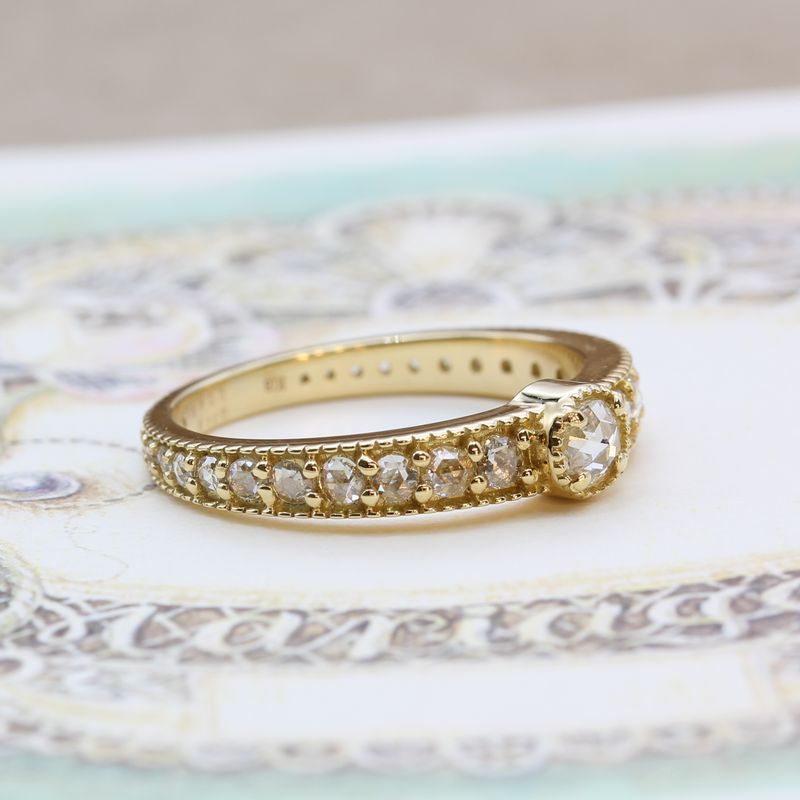 �ƥ�������R-01