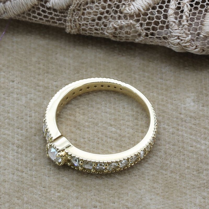 �ƥ�������R-01