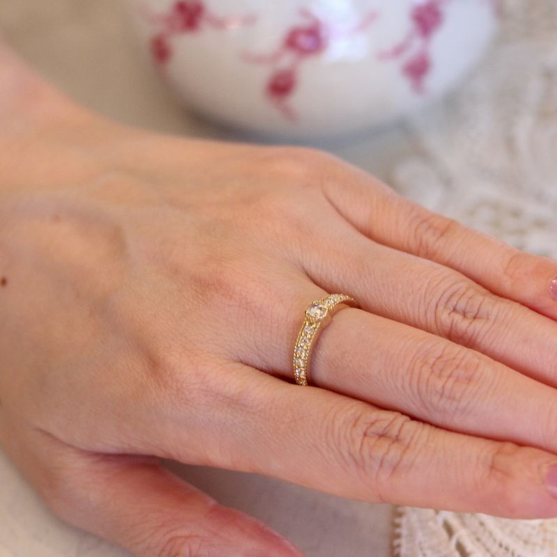 �ƥ�������R-01