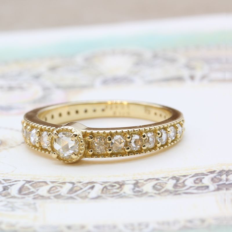 �ƥ�������R-01