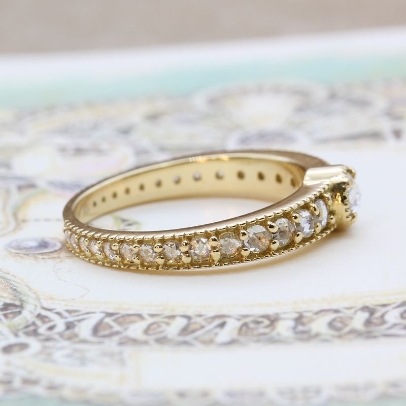 �ƥ�������R-01